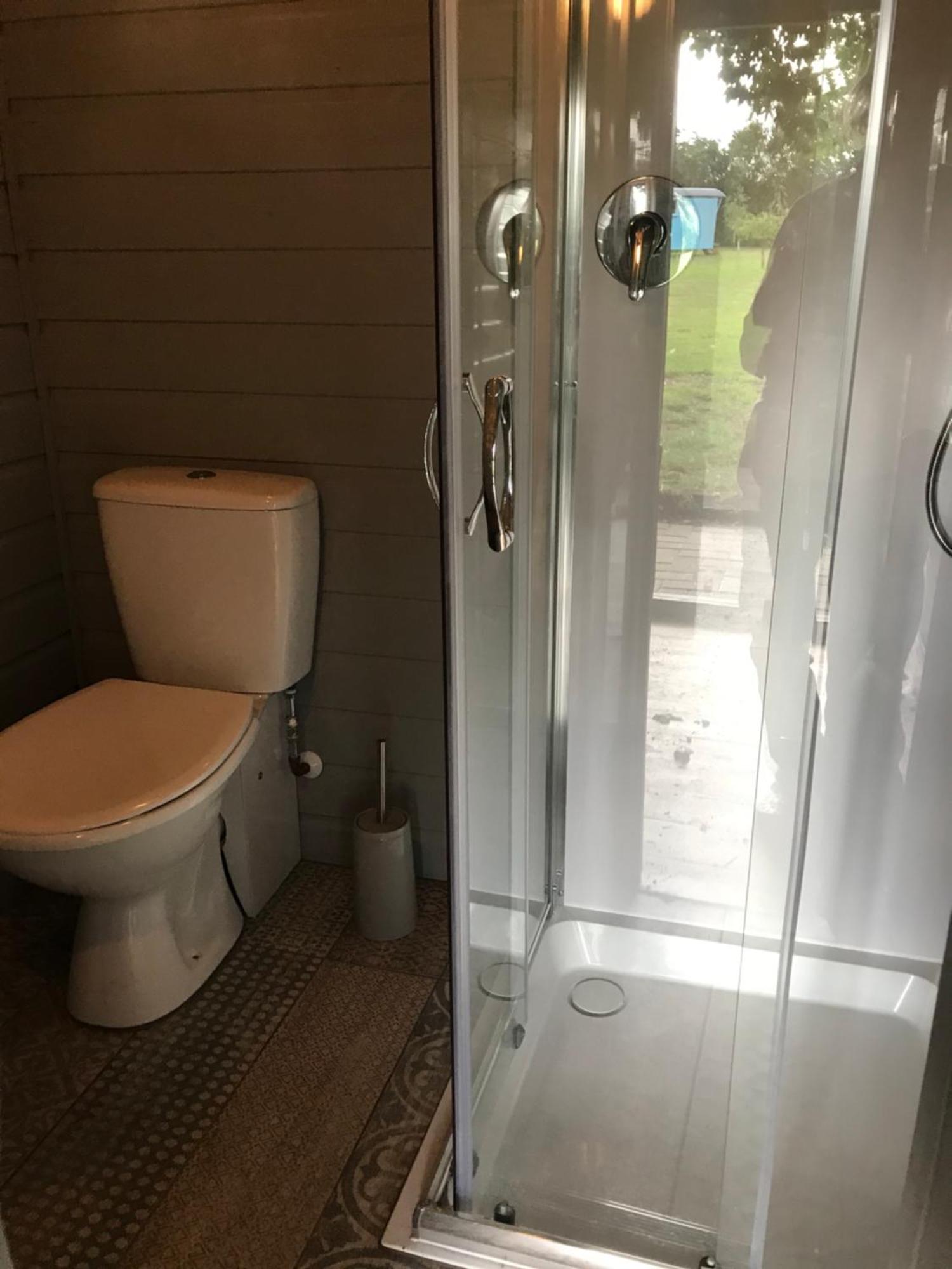 Woodpecker Shepherd Hut With Private Facilities Newmarket Cb8 * CBG