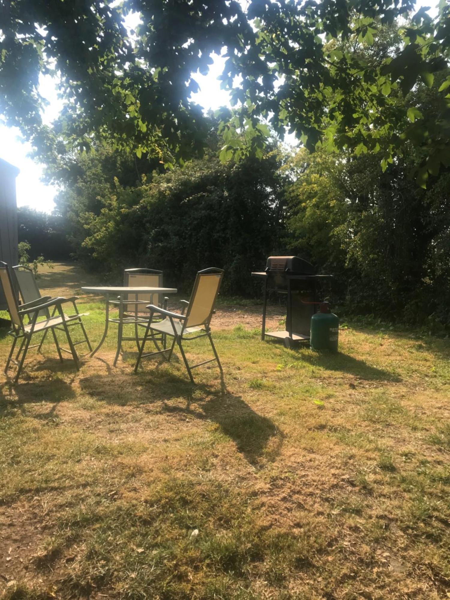 Woodpecker Shepherd Hut With Private Facilities Newmarket Cb8 * CBG