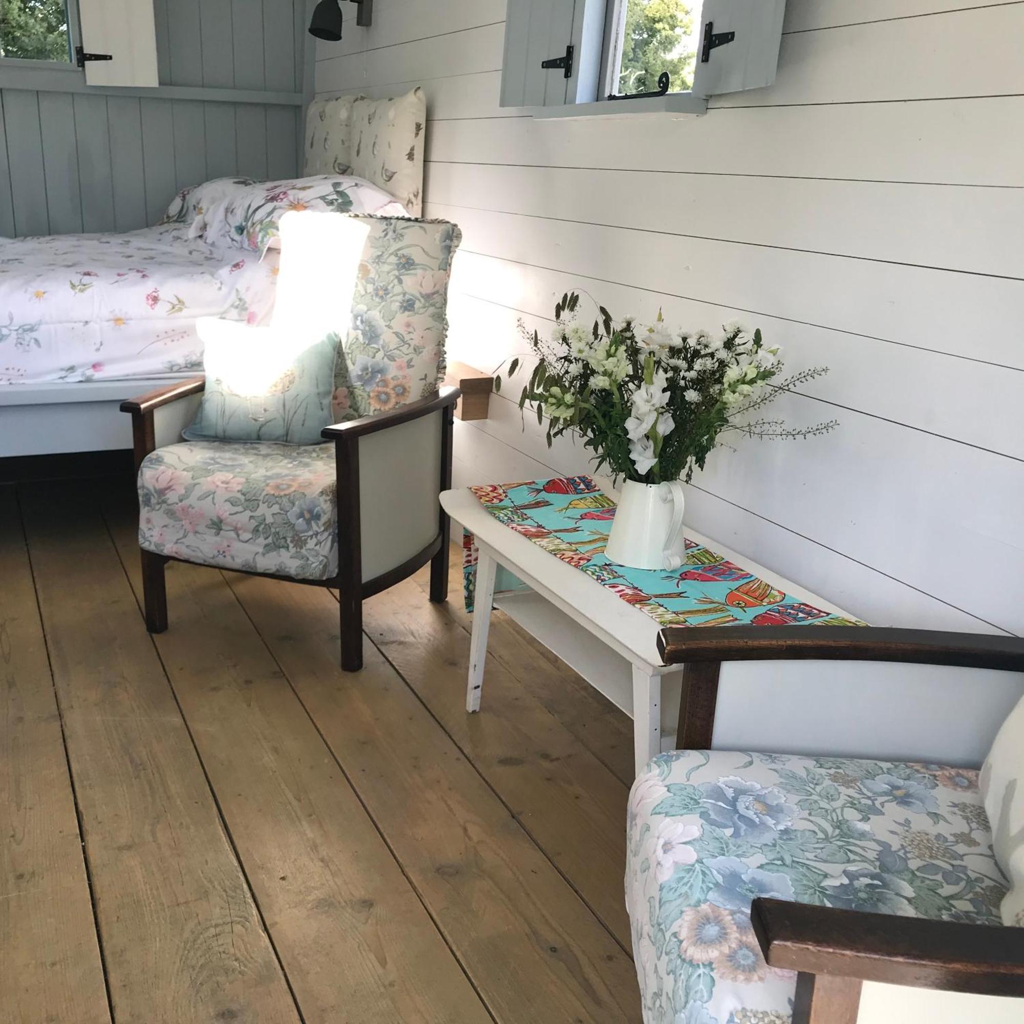 Apartment Woodpecker Shepherd Hut With Private Facilities Newmarket Cb8